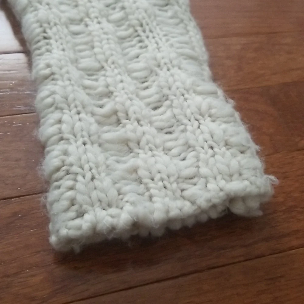 Urban Outfitters Cream Distressed Knit Sweater - Picture 8 of 8